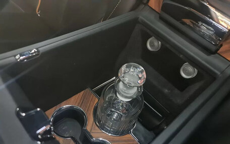 Rolls-Royce Cullinan, 2019 год, 31 000 000 рублей, 32 фотография