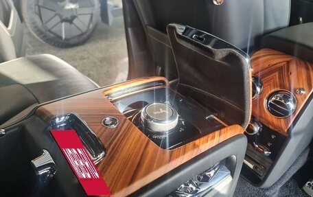 Rolls-Royce Cullinan, 2019 год, 31 000 000 рублей, 38 фотография