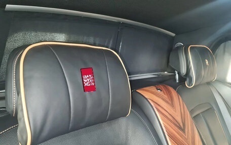 Rolls-Royce Cullinan, 2019 год, 31 000 000 рублей, 34 фотография