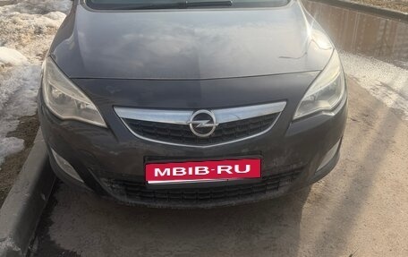 Opel Astra J, 2012 год, 620 000 рублей, 1 фотография