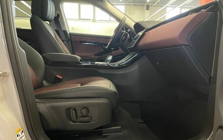 Land Rover Range Rover Evoque II, 2025 год, 6 180 000 рублей, 34 фотография