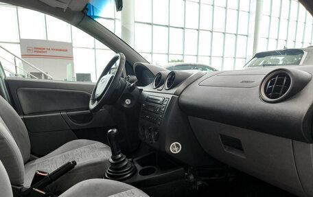 Ford Fiesta, 2002 год, 255 000 рублей, 11 фотография