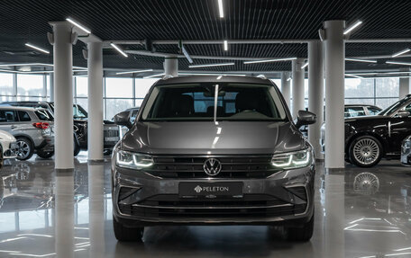 Volkswagen Tiguan II, 2021 год, 3 420 000 рублей, 3 фотография