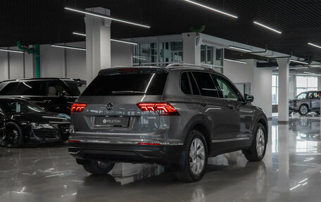 Volkswagen Tiguan II, 2021 год, 3 420 000 рублей, 4 фотография