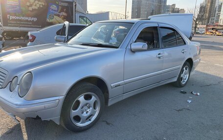 Mercedes-Benz E-Класс, 1999 год, 430 000 рублей, 4 фотография