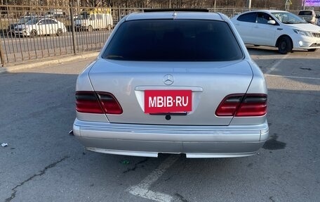 Mercedes-Benz E-Класс, 1999 год, 430 000 рублей, 3 фотография