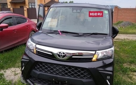 Toyota Roomy I, 2021 год, 1 099 000 рублей, 4 фотография