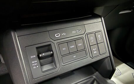 Toyota Hilux, 2025 год, 7 480 000 рублей, 16 фотография