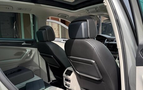 Volkswagen Tiguan II, 2020 год, 3 800 000 рублей, 13 фотография