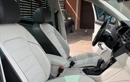 Volkswagen Tiguan II, 2020 год, 3 800 000 рублей, 8 фотография