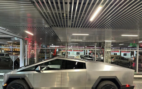 Tesla Cybertruck, 2025 год, 21 000 000 рублей, 3 фотография