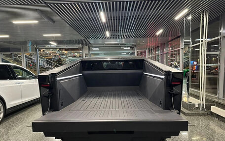 Tesla Cybertruck, 2025 год, 21 000 000 рублей, 7 фотография