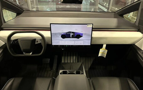 Tesla Cybertruck, 2025 год, 21 000 000 рублей, 10 фотография