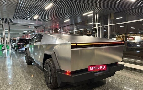 Tesla Cybertruck, 2025 год, 21 000 000 рублей, 4 фотография