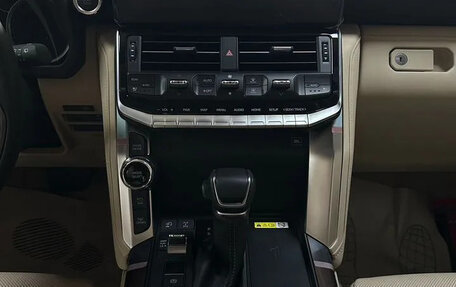 Tesla Cybertruck, 2025 год, 21 000 000 рублей, 18 фотография