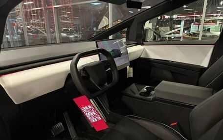 Tesla Cybertruck, 2025 год, 21 000 000 рублей, 9 фотография