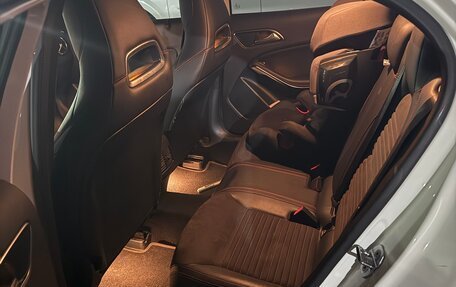 Mercedes-Benz GLA, 2017 год, 2 200 000 рублей, 13 фотография