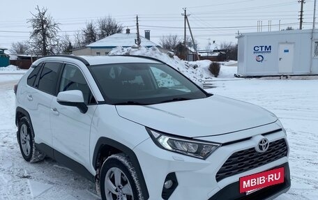 Toyota RAV4, 2020 год, 3 250 000 рублей, 2 фотография