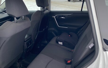 Toyota RAV4, 2020 год, 3 250 000 рублей, 8 фотография