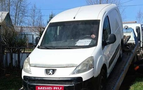 Peugeot Partner II рестайлинг 2, 2010 год, 450 300 рублей, 2 фотография