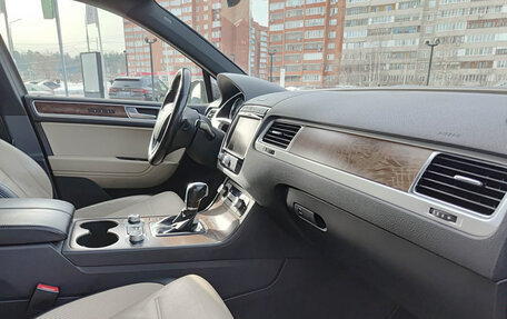 Volkswagen Touareg III, 2017 год, 3 280 000 рублей, 15 фотография