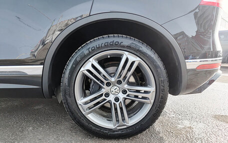 Volkswagen Touareg III, 2017 год, 3 280 000 рублей, 22 фотография