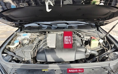 Volkswagen Touareg III, 2017 год, 3 280 000 рублей, 13 фотография