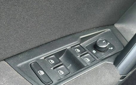 Volkswagen Tiguan II, 2018 год, 2 275 000 рублей, 8 фотография