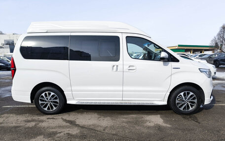 Hyundai Grand Starex Grand Starex I рестайлинг 2, 2019 год, 3 899 000 рублей, 8 фотография