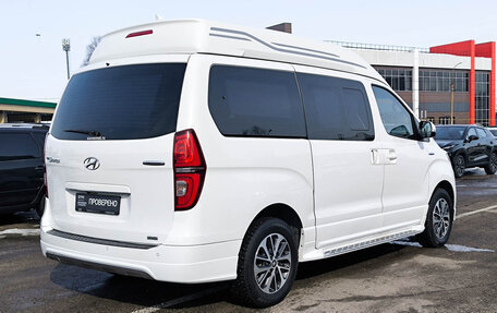 Hyundai Grand Starex Grand Starex I рестайлинг 2, 2019 год, 3 899 000 рублей, 9 фотография
