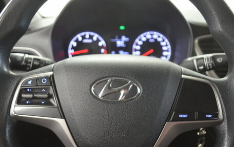 Hyundai Solaris II рестайлинг, 2018 год, 1 070 000 рублей, 13 фотография