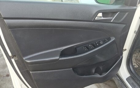 Hyundai Tucson III, 2017 год, 1 500 000 рублей, 6 фотография