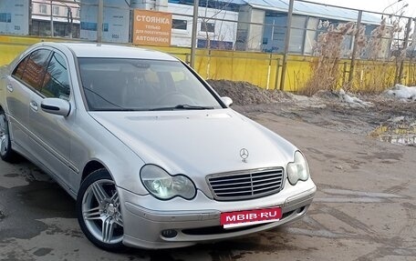 Mercedes-Benz C-Класс, 2002 год, 750 000 рублей, 1 фотография