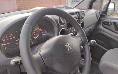 Peugeot Partner II рестайлинг 2, 2012 год, 810 000 рублей, 1 фотография