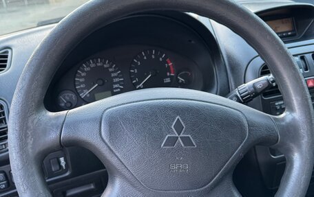 Mitsubishi Carisma I, 2003 год, 500 000 рублей, 12 фотография