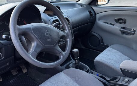 Mitsubishi Carisma I, 2003 год, 500 000 рублей, 10 фотография