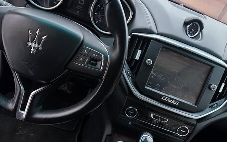 Maserati Ghibli, 2013 год, 2 450 000 рублей, 10 фотография