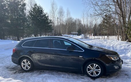Opel Astra J, 2011 год, 660 000 рублей, 3 фотография