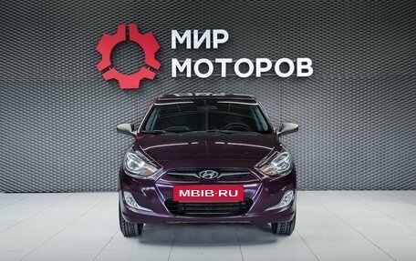 Hyundai Solaris II рестайлинг, 2011 год, 900 000 рублей, 2 фотография
