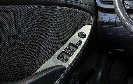 Hyundai Solaris II рестайлинг, 2011 год, 900 000 рублей, 19 фотография