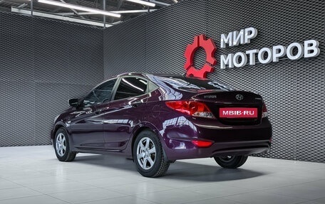Hyundai Solaris II рестайлинг, 2011 год, 900 000 рублей, 36 фотография