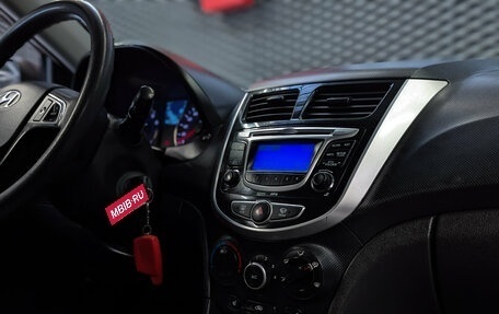 Hyundai Solaris II рестайлинг, 2011 год, 900 000 рублей, 29 фотография