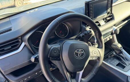 Toyota RAV4, 2021 год, 3 700 000 рублей, 12 фотография