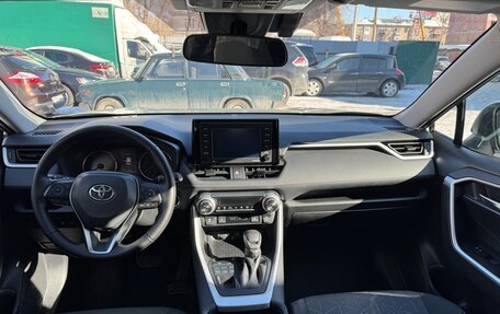Toyota RAV4, 2021 год, 3 700 000 рублей, 20 фотография