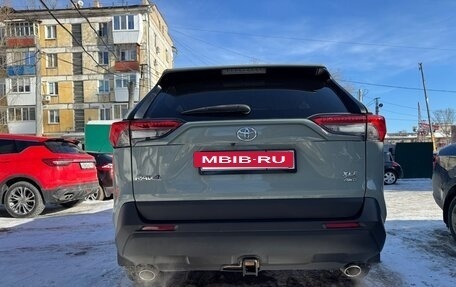 Toyota RAV4, 2021 год, 3 700 000 рублей, 14 фотография