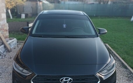 Hyundai Solaris II рестайлинг, 2018 год, 1 140 000 рублей, 2 фотография