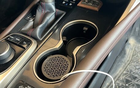 Lexus RX IV рестайлинг, 2016 год, 4 000 000 рублей, 10 фотография