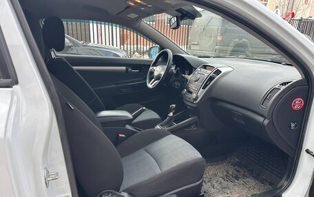 KIA cee'd I рестайлинг, 2011 год, 670 000 рублей, 15 фотография