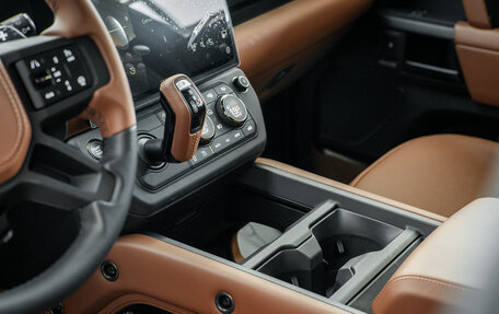 Land Rover Defender II, 2026 год, 29 000 000 рублей, 18 фотография