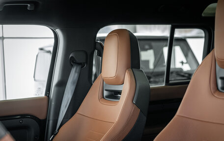 Land Rover Defender II, 2026 год, 29 000 000 рублей, 20 фотография